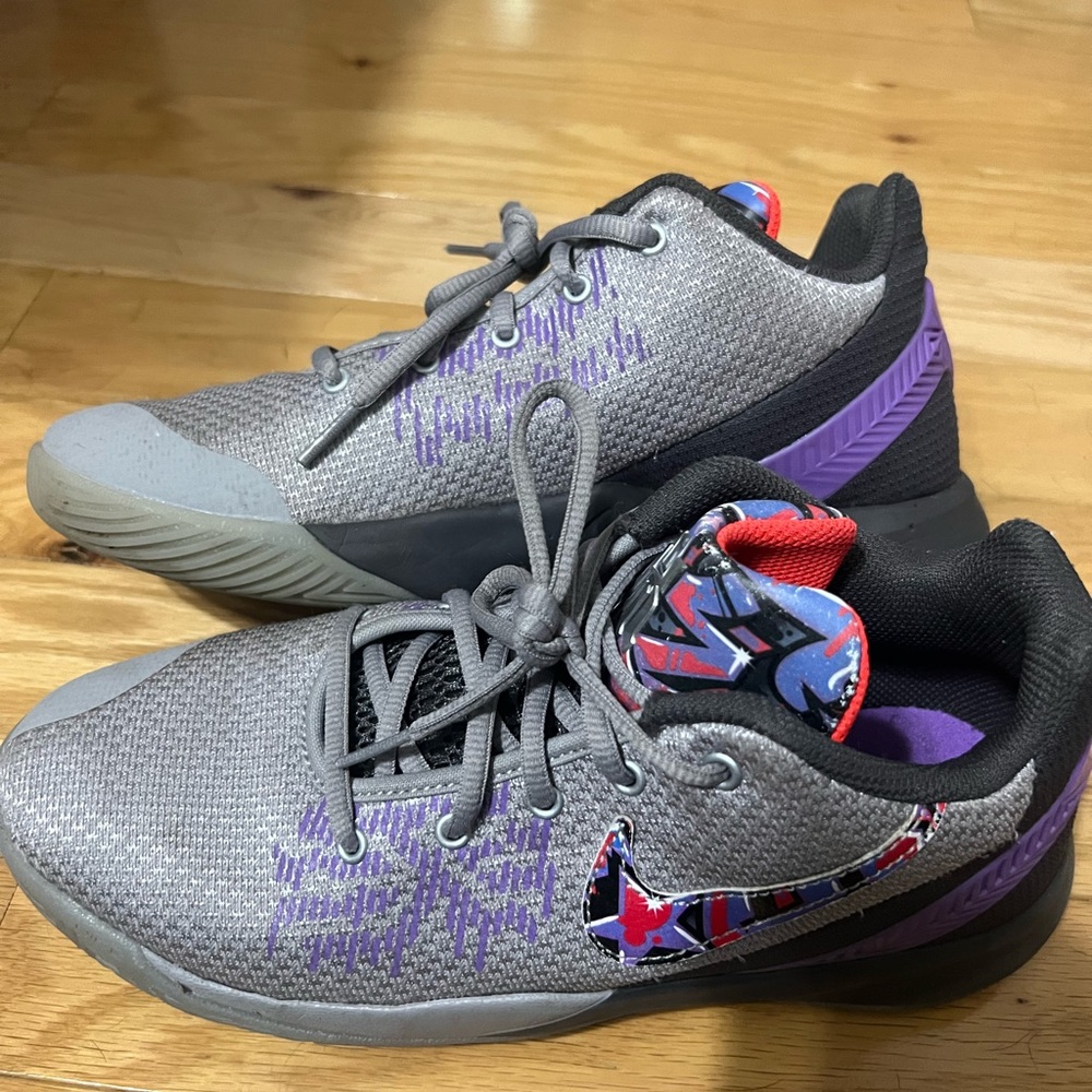 Boys Nike Kyrie Flytrap 2 Basketball Sneakers Shoes sz 6.5 - AQ3412-003